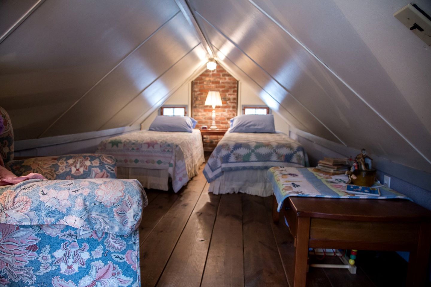 Lovely Pet-Friendly Log Cabin Getaway with Fishing Ponds in Thomaston, Georgia