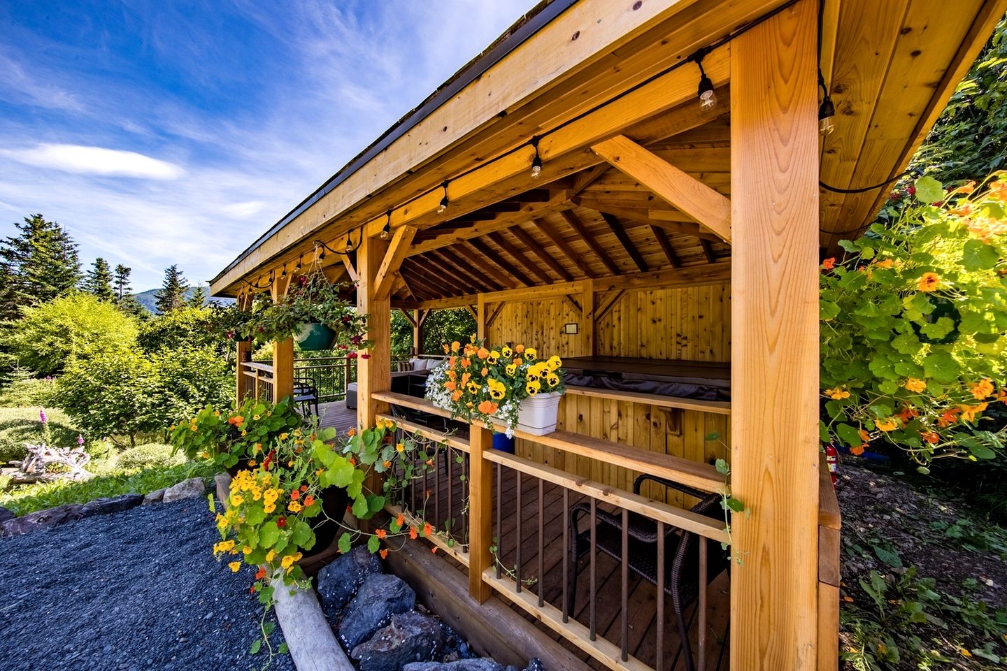Charming Cabin Rental near the Beach in Halibut Cove, Alaska