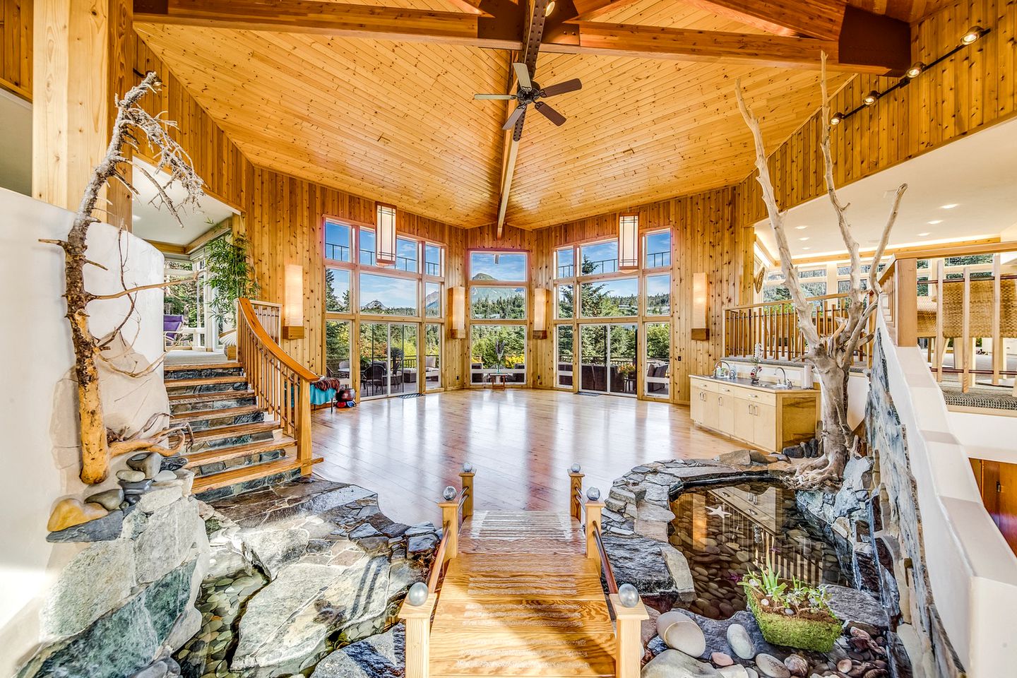 Charming Cabin Rental near the Beach in Halibut Cove, Alaska