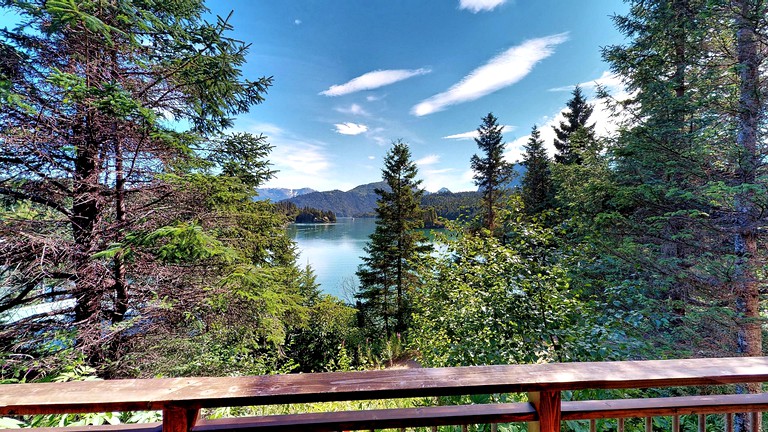 Cabins (Halibut Cove, Alaska, United States)