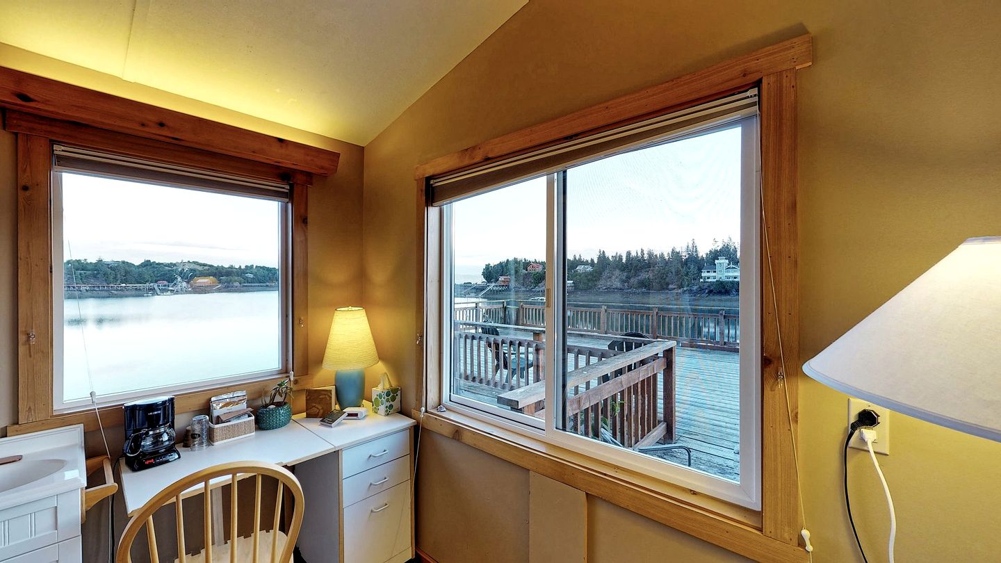 Waterfront Cabin Rental for One in Kenai Peninsula Borough, Alaska