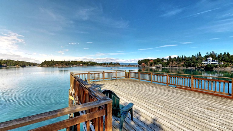 Cabins (Halibut Cove, Alaska, United States)