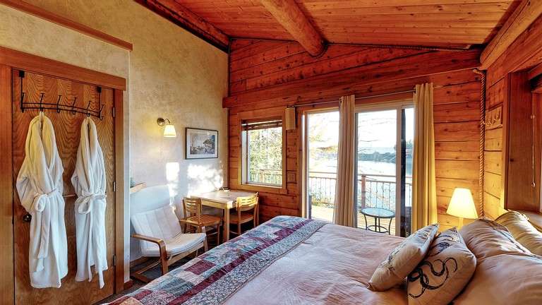 Cabins (Halibut Cove, Alaska, United States)