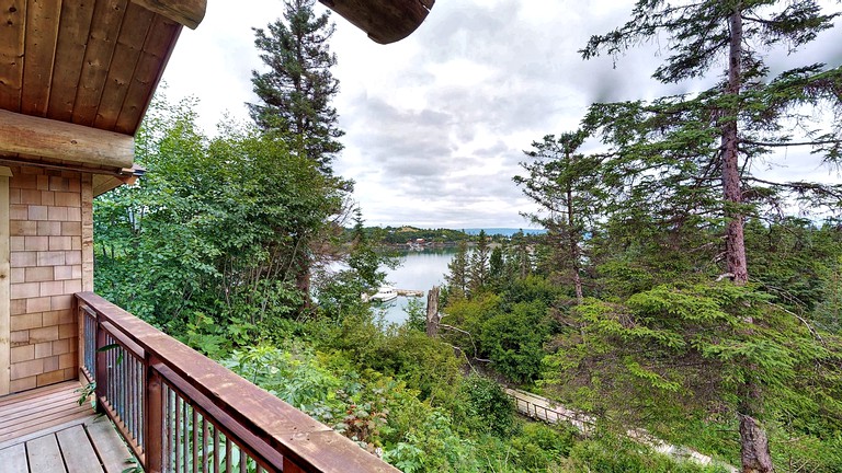 Cabins (Halibut Cove, Alaska, United States)