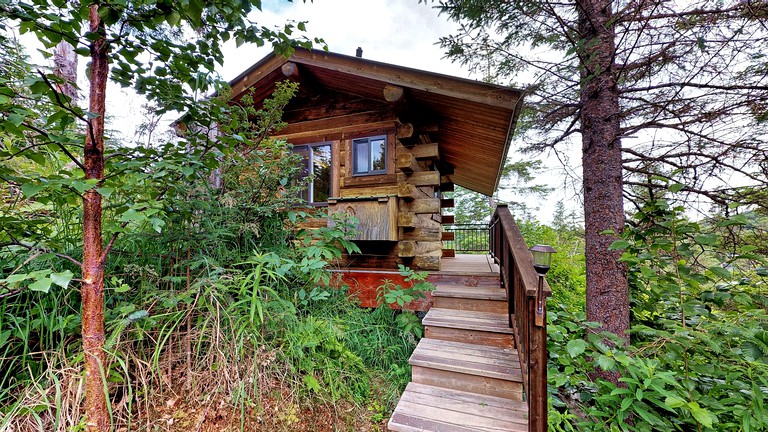 Cabins (Halibut Cove, Alaska, United States)