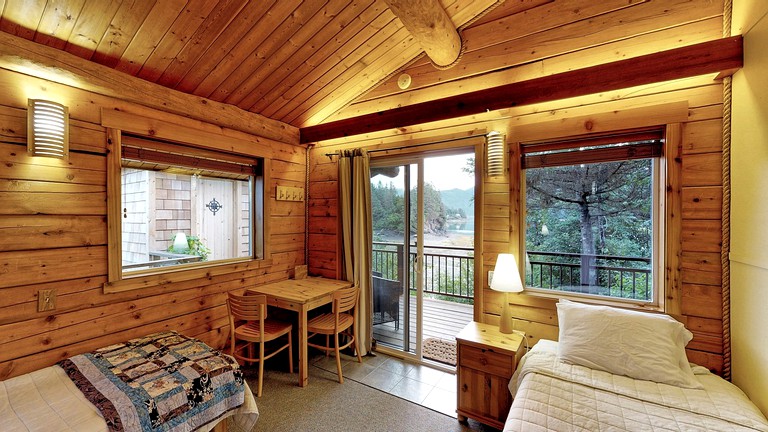 Cabins (Halibut Cove, Alaska, United States)