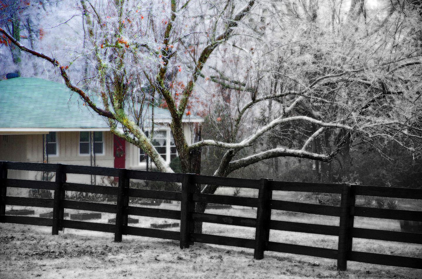 Cottage Rental with a Clawfoot Tub on a Working Farm in West Tennessee