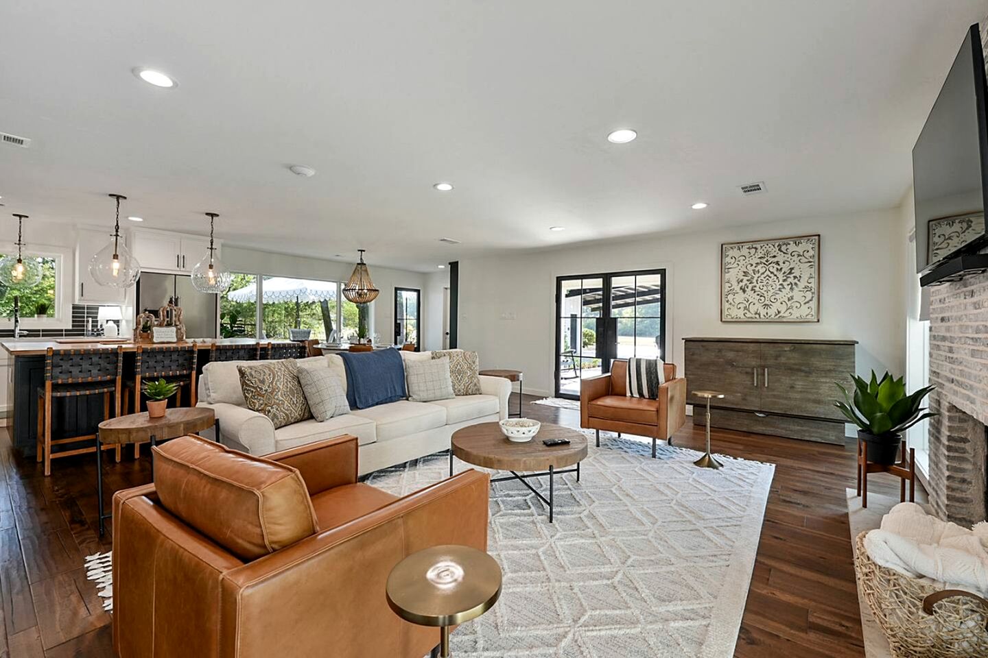 Luxurious Cottage with Lovely Outdoor Living Area in Texas