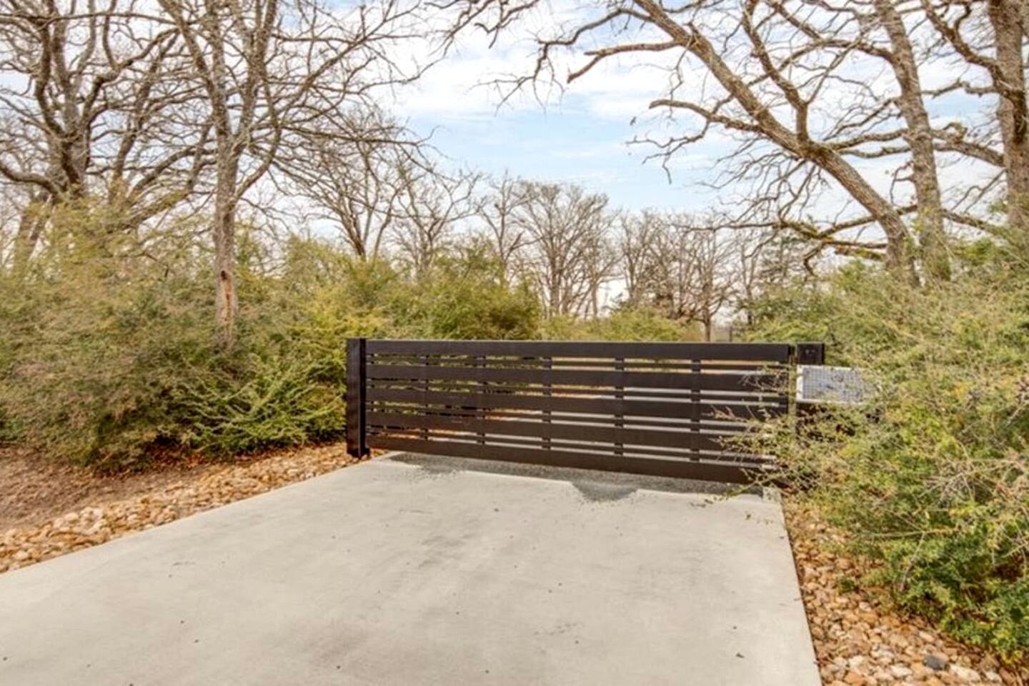 Luxurious Cottage with Lovely Outdoor Living Area in Texas