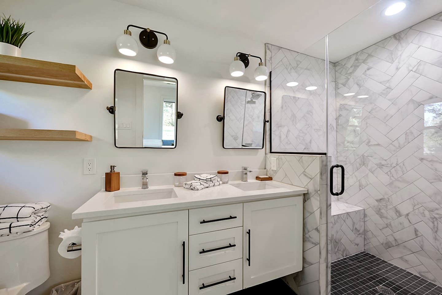 Luxurious Cottage with Lovely Outdoor Living Area in Texas