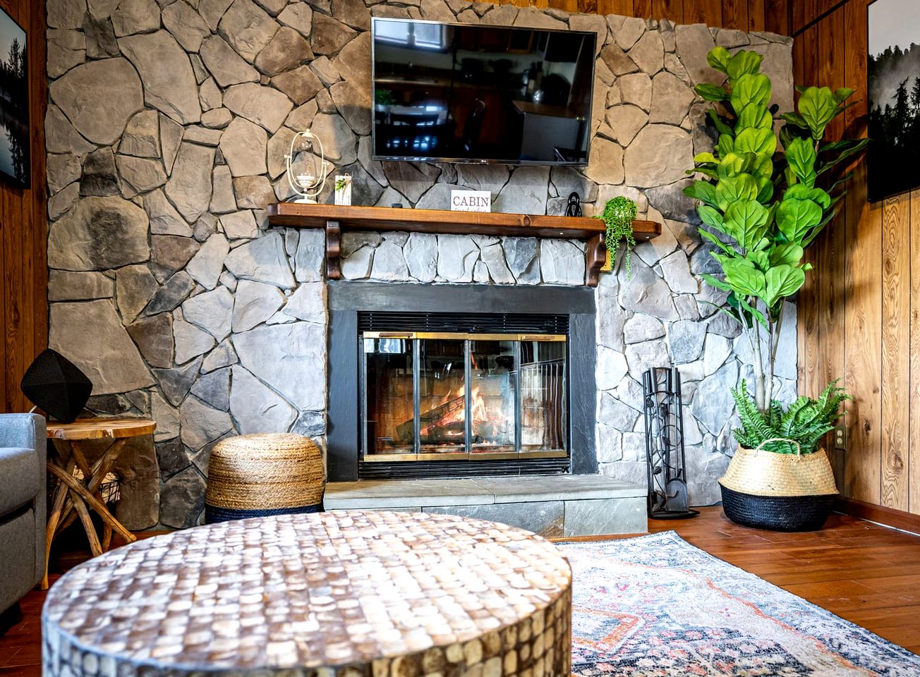 Stone Cabin with Amazing Views, Hot Tub, Fire Pit and Game Room Perfect for Your Gerrardstown, WV Getaway