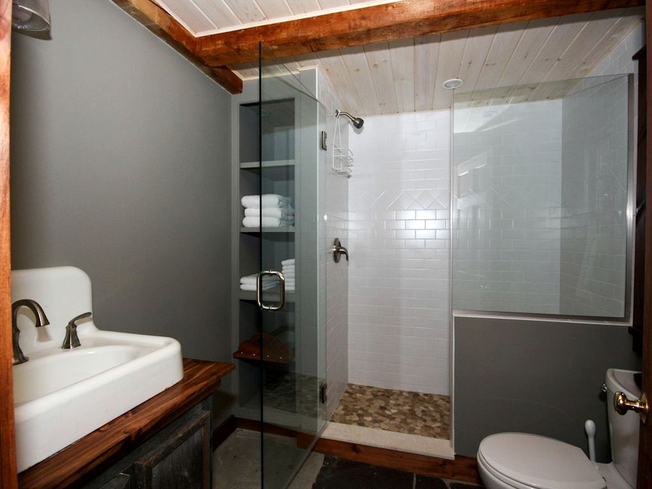 Charming Secluded Cottage with Fairy Tale Woodlands in Vermont's Green Mountains