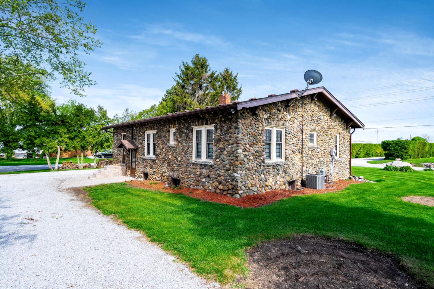 Stone Farm Retreat with Foosball and Poker Table in Ontario