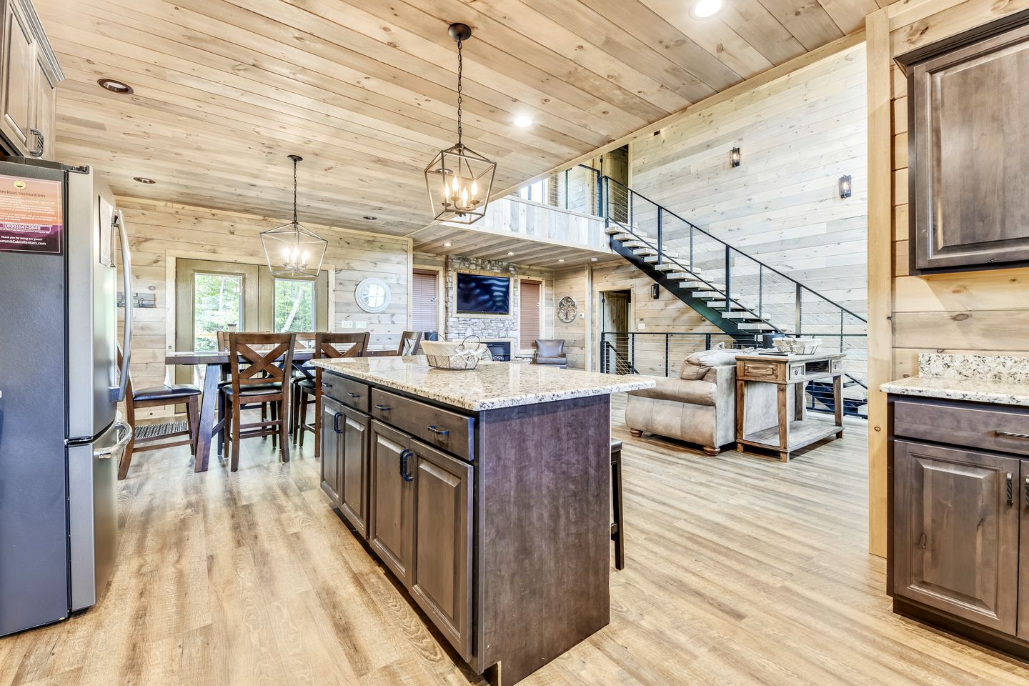 Opulent Oasis: Sevierville's Premier Luxury Cabin for Big Groups with Hot Tub