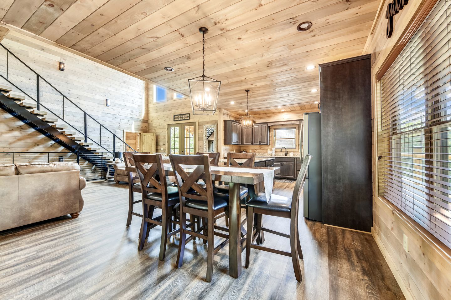 Opulent Oasis: Sevierville's Premier Luxury Cabin for Big Groups with Hot Tub