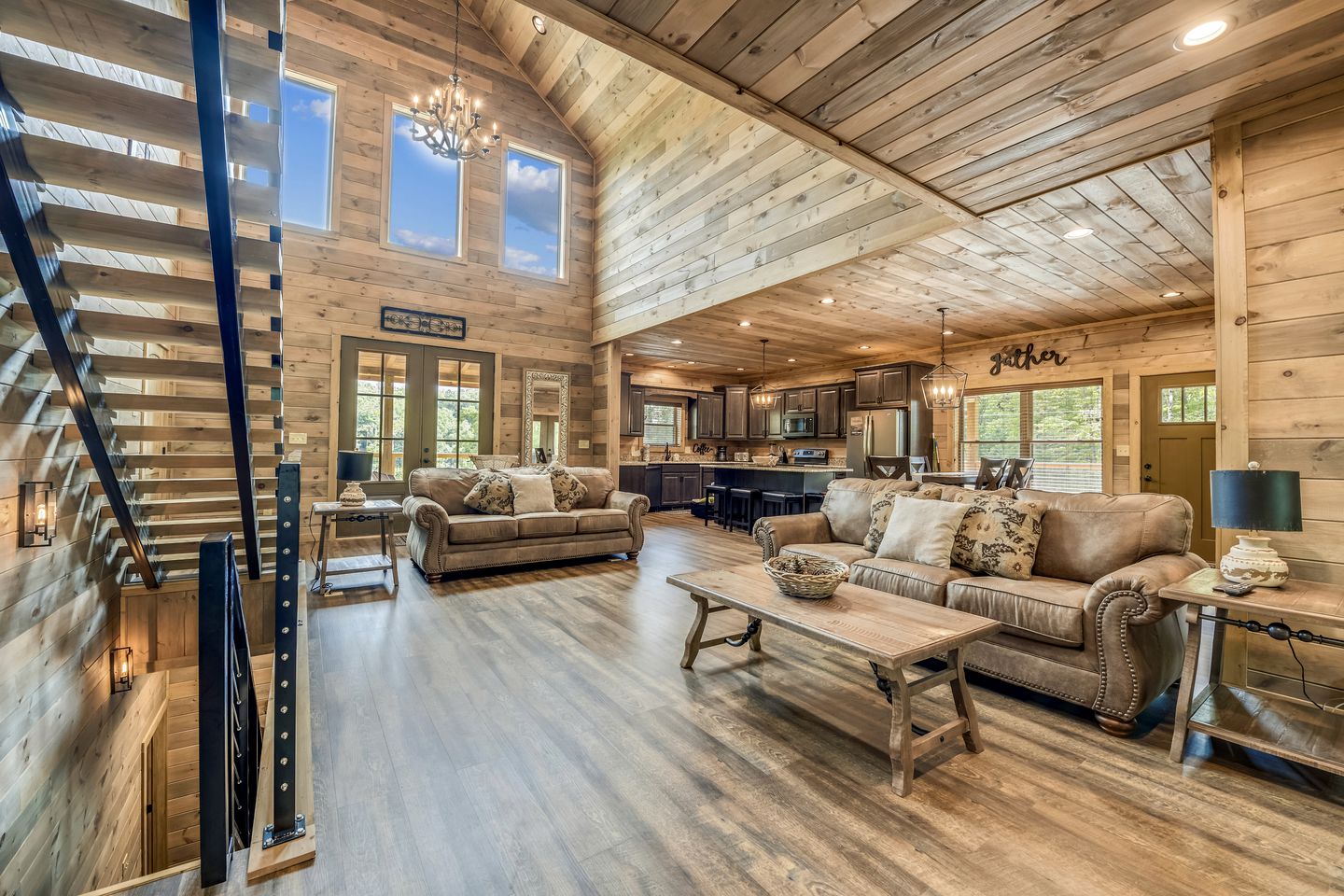 Opulent Oasis: Sevierville's Premier Luxury Cabin for Big Groups with Hot Tub