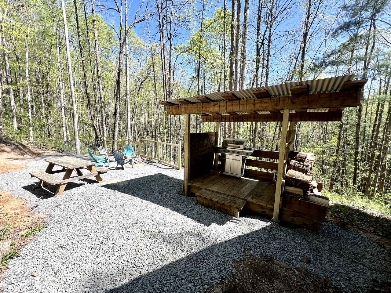 Stone Mountain Retreat: Cozy Log Cabin Nestled in North Carolina's Beauty