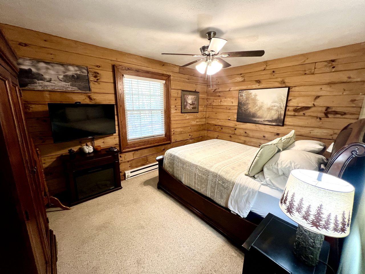 Stone Mountain Retreat: Cozy Log Cabin Nestled in North Carolina's Beauty