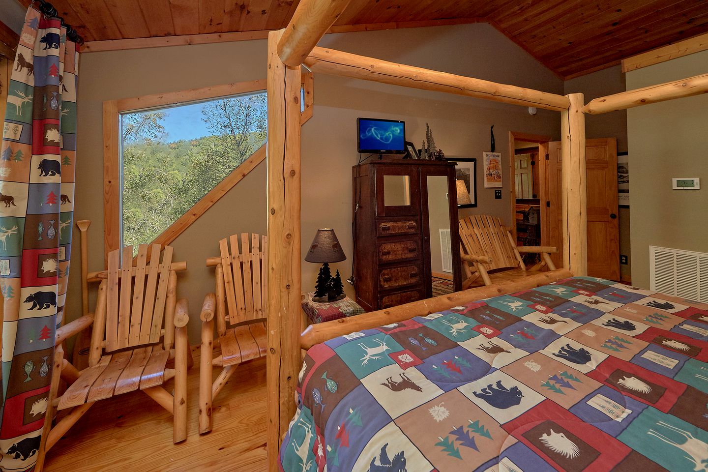 Spacious Smoky Mountain Vacation Rental with a Hot Tub