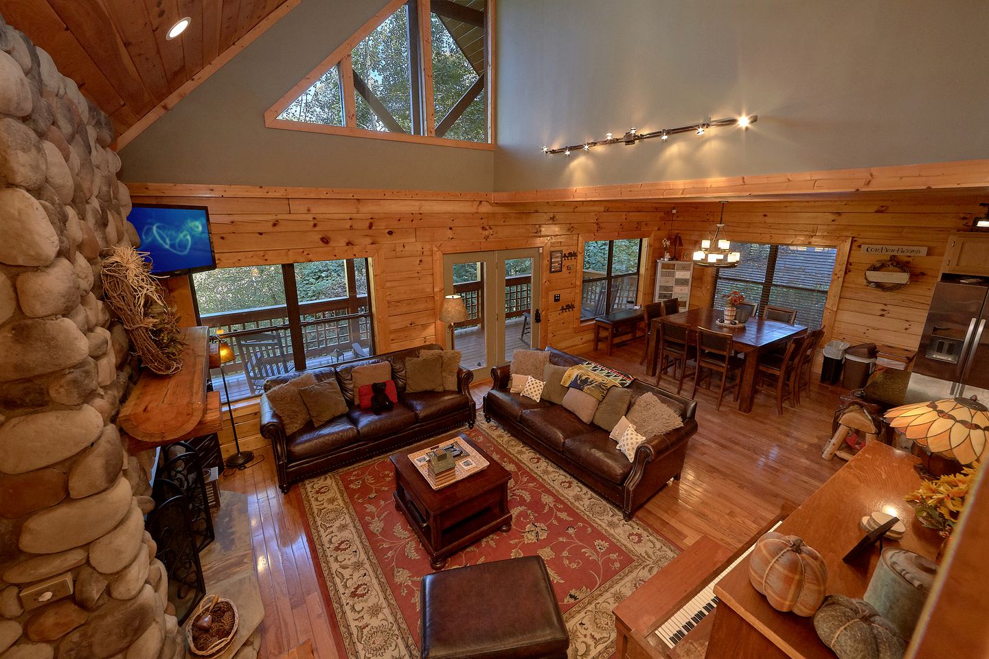 Spacious Smoky Mountain Vacation Rental with a Hot Tub