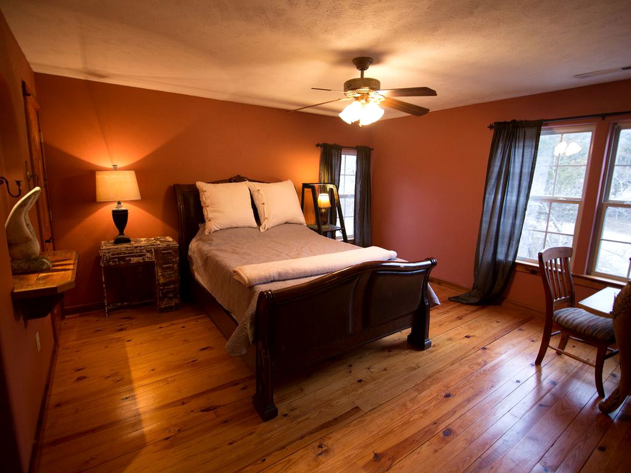 Amazing Contemporary Castle Rental for Families and Groups in Eureka Springs, Arkansas