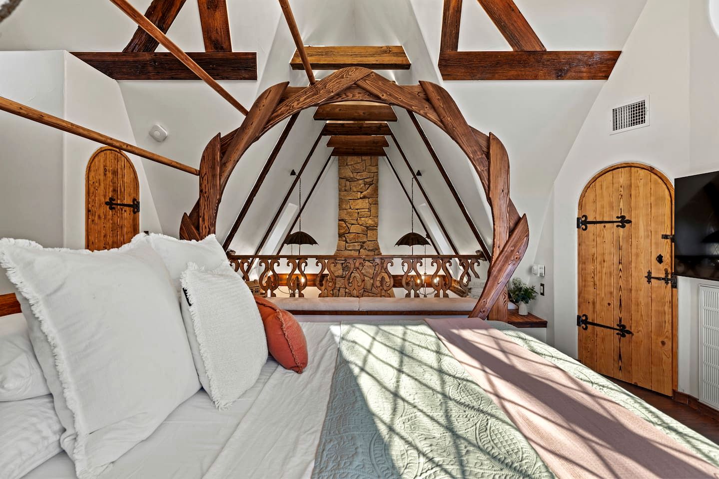 Enchanting Fairytale Cottage with Secret Spa Retreat near Fredericksburg, Texas