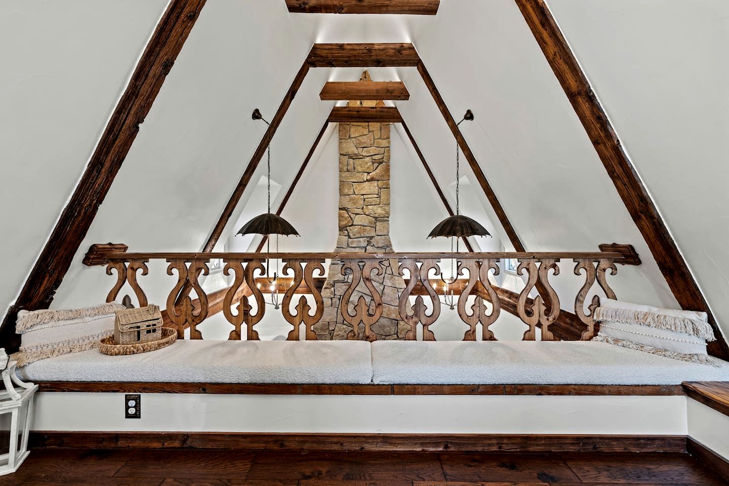 Enchanting Fairytale Cottage with Secret Spa Retreat near Fredericksburg, Texas