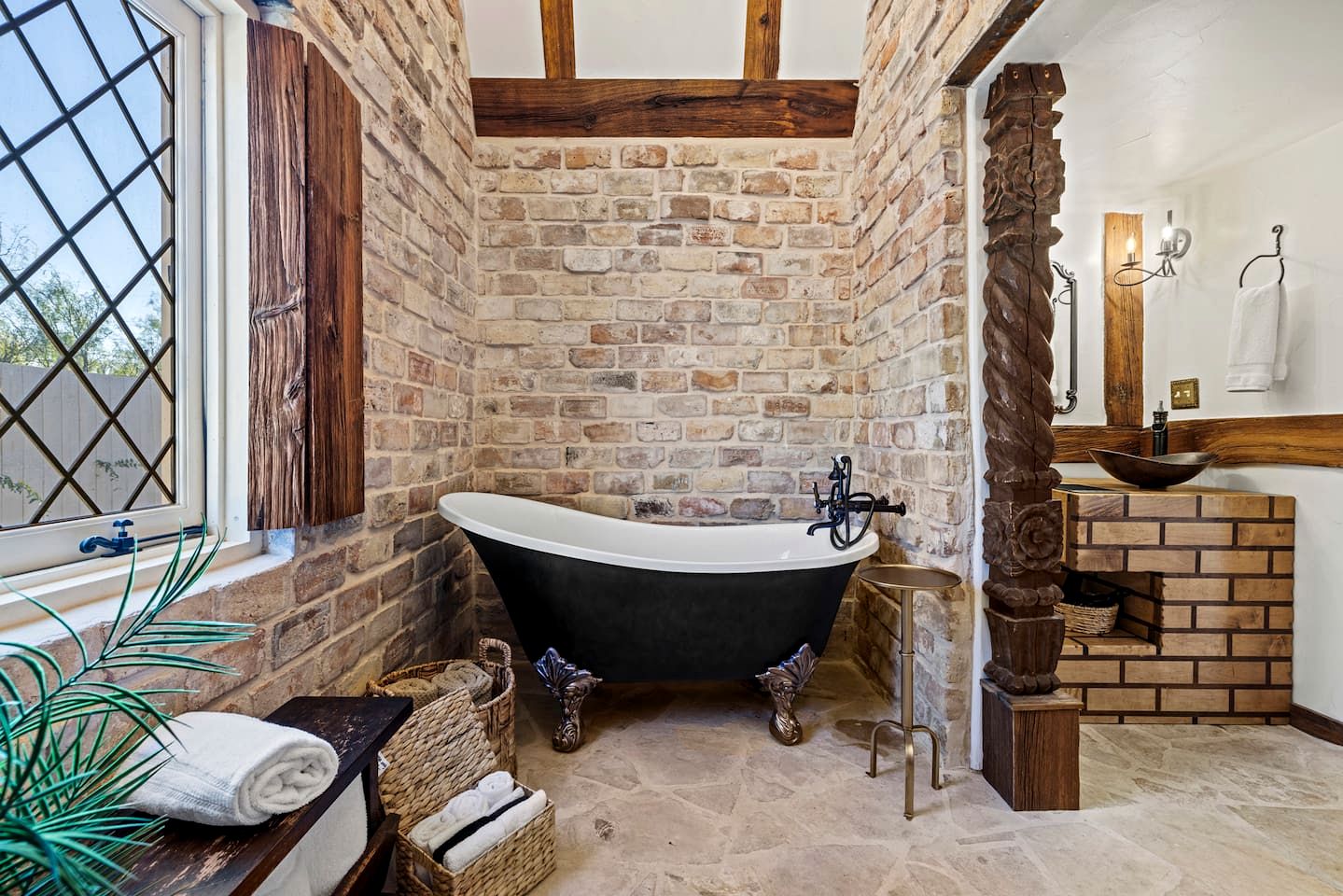 Enchanting Fairytale Cottage with Secret Spa Retreat near Fredericksburg, Texas