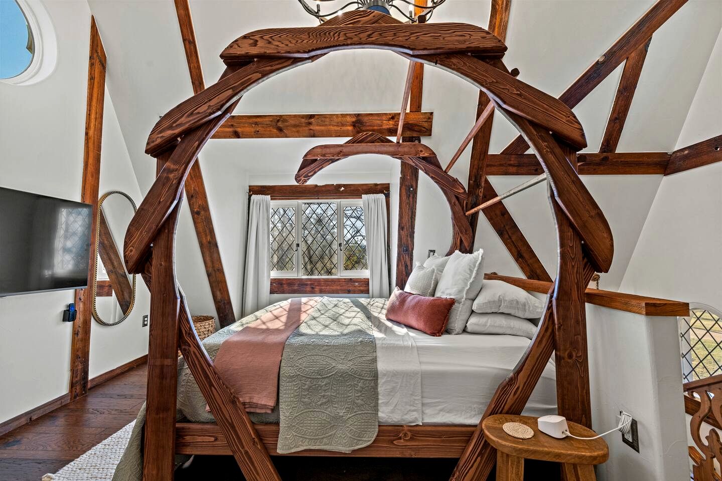 Enchanting Fairytale Cottage with Secret Spa Retreat near Fredericksburg, Texas