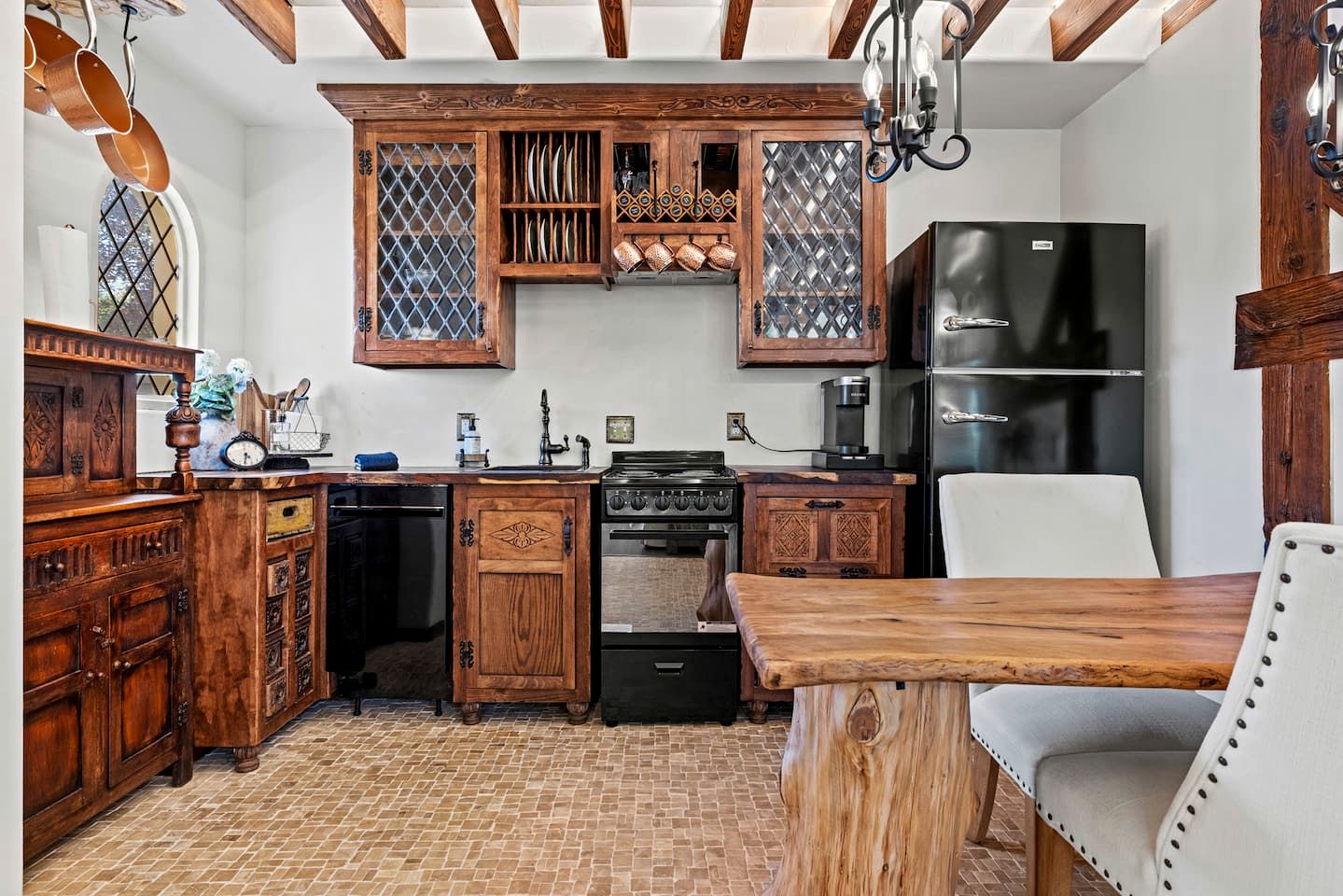 Enchanting Fairytale Cottage with Secret Spa Retreat near Fredericksburg, Texas