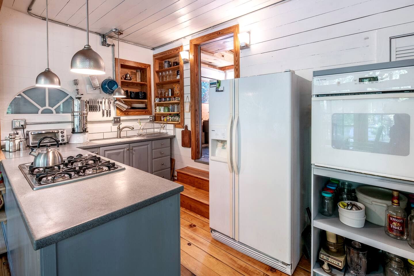 Unique Artistic Cabin Nestled in the Trees for a Peaceful Escape near Chapel Hill, North Carolina