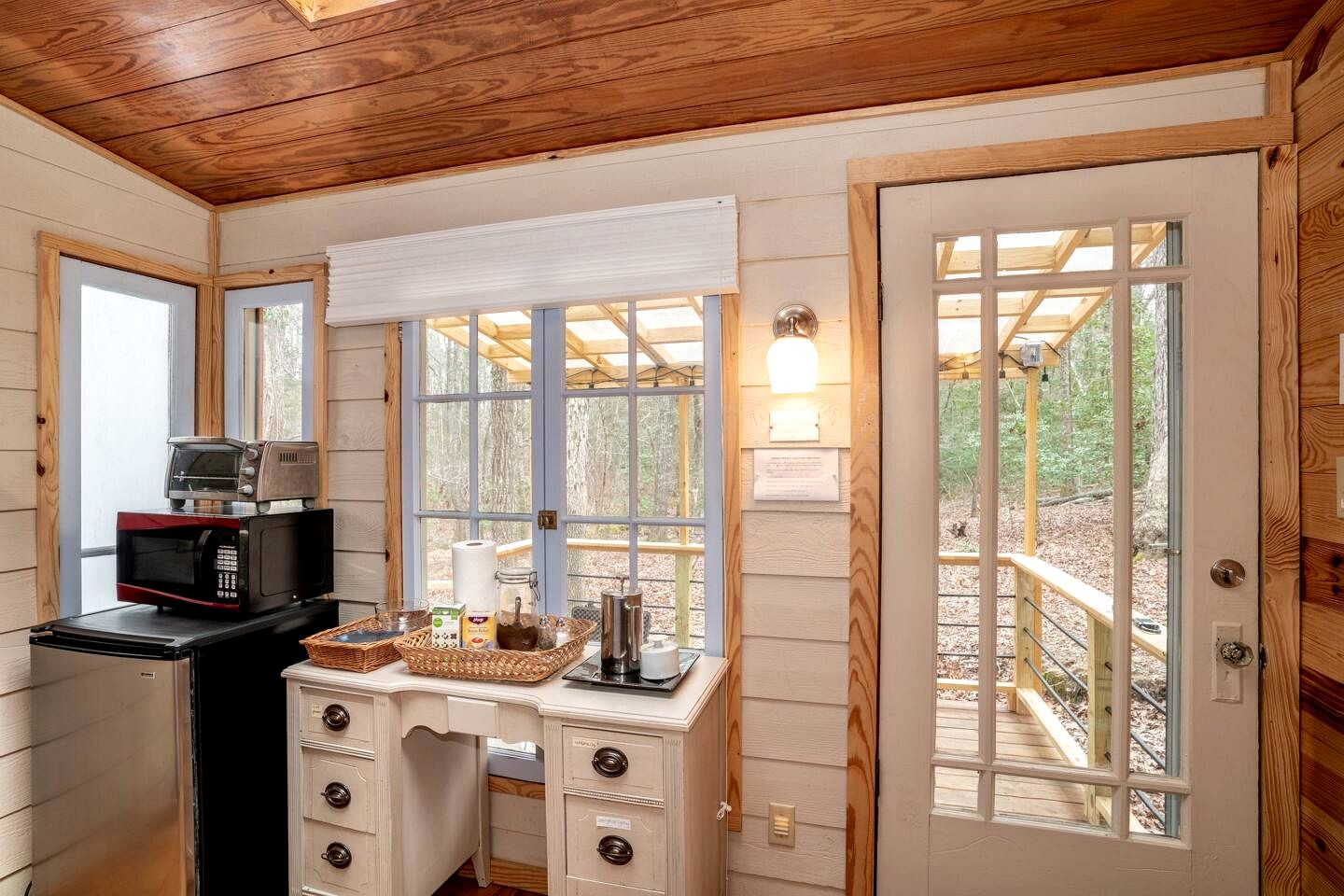 Unique Artistic Cabin Nestled in the Trees for a Peaceful Escape near Chapel Hill, North Carolina