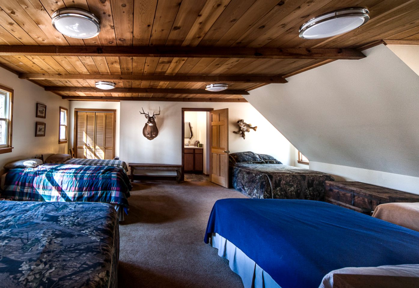 Beautiful Laakeside Cabin near Columbus - Ideal for a Glamping Getaway in Ellaville, Georgia