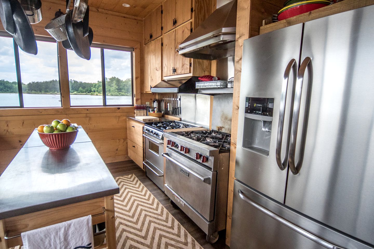 Beautiful Laakeside Cabin near Columbus - Ideal for a Glamping Getaway in Ellaville, Georgia