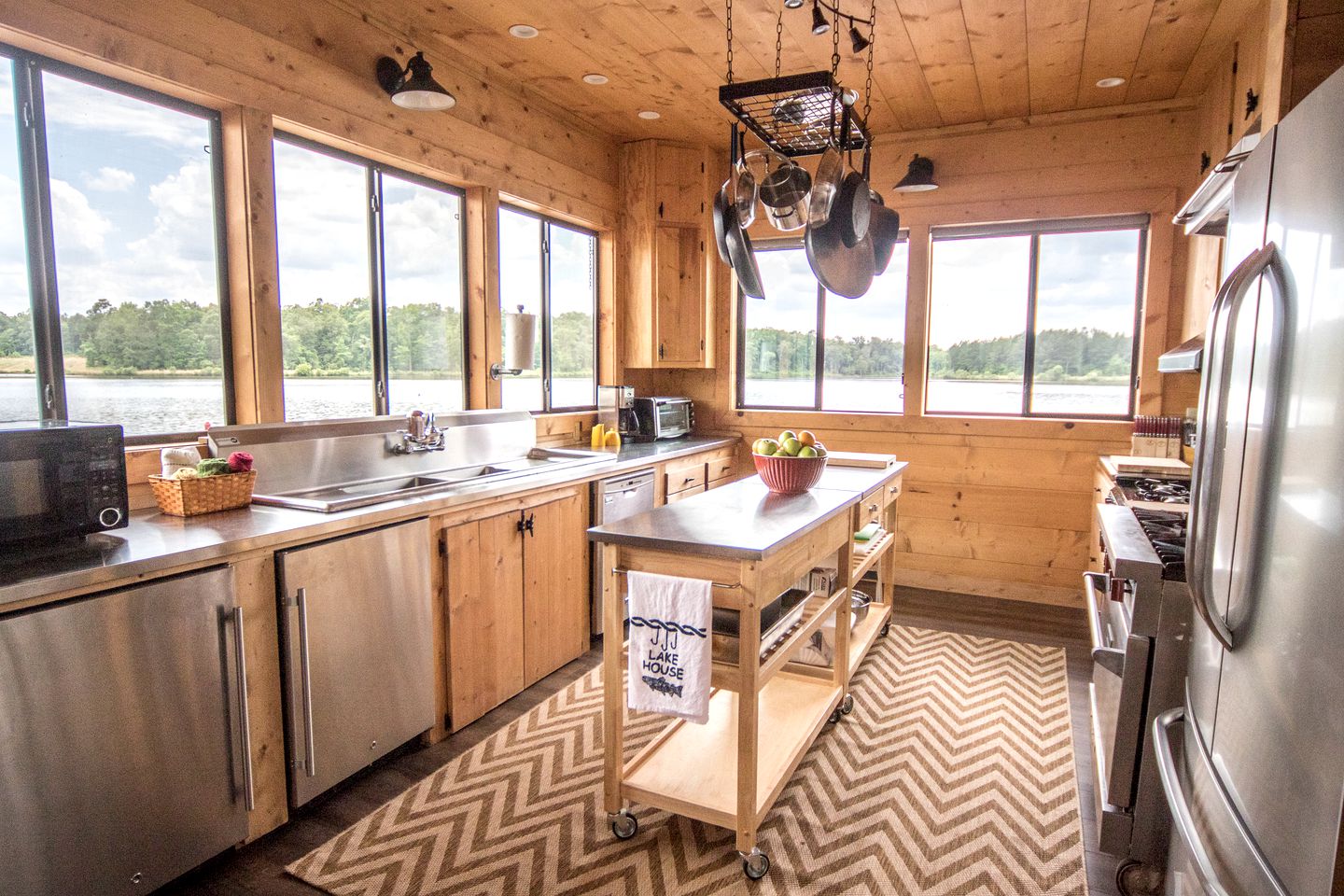 Beautiful Laakeside Cabin near Columbus - Ideal for a Glamping Getaway in Ellaville, Georgia