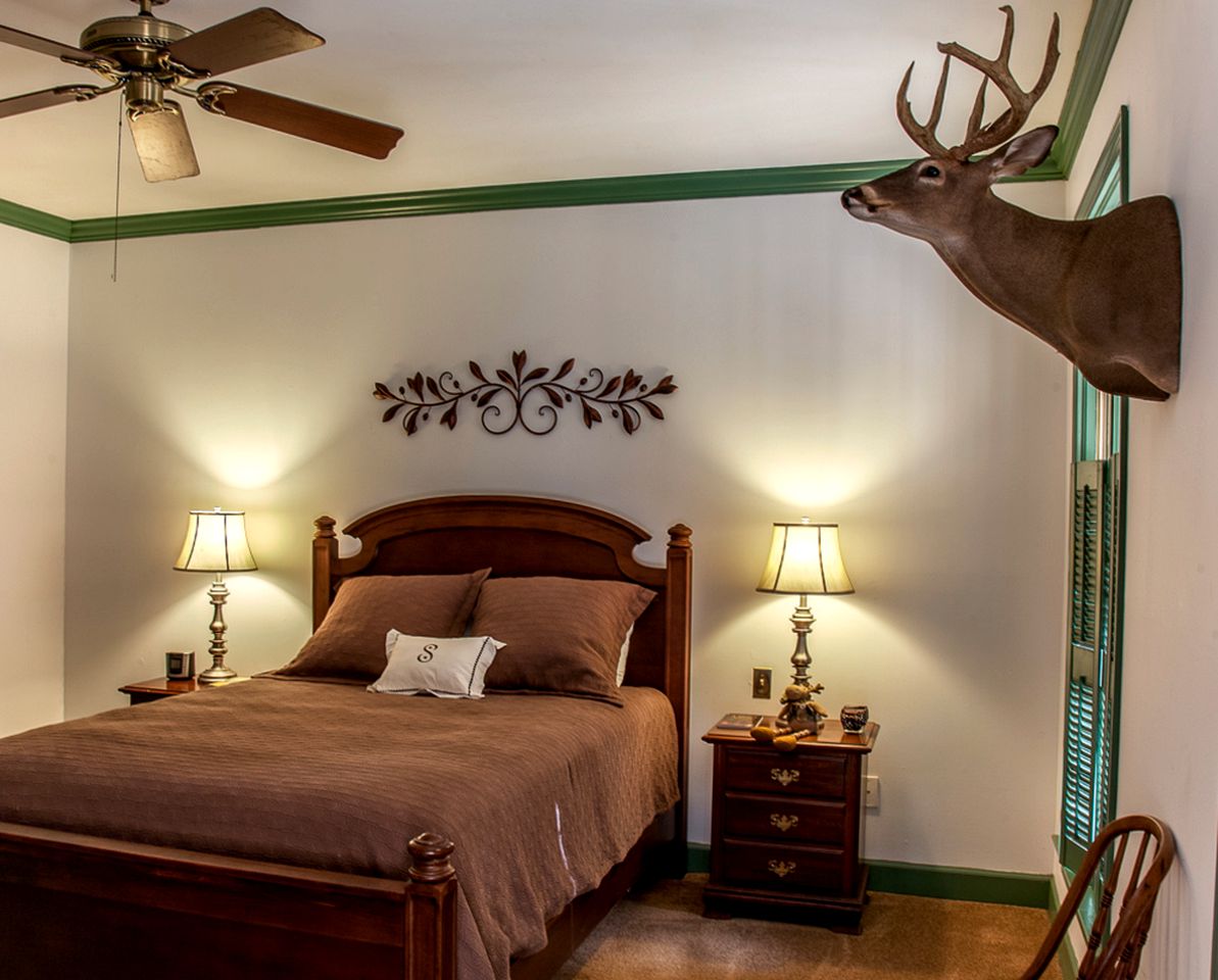 Wonderful Glamping Spot near Columbus, Georgia: Charming 8-Person Cabin in Ellaville