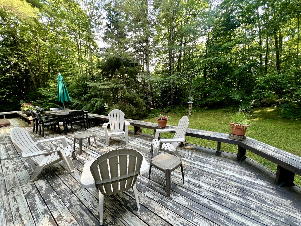 Fantastic Cozy Cabin with Equipped Deck and Jacuzzi in Vermont