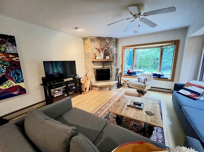 Cabins (United States of America, Jamaica, Vermont)
