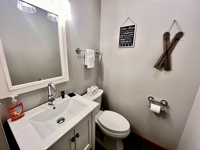Cabins (United States of America, Jamaica, Vermont)