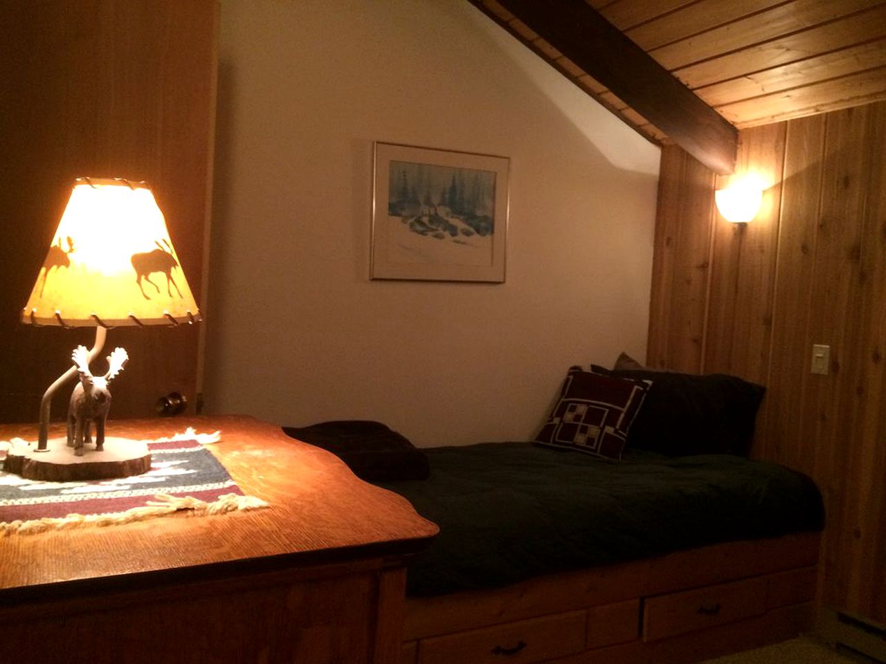 Spacious Mountain Cabin with a Sauna and Ski Trails in Jamaica, Vermont