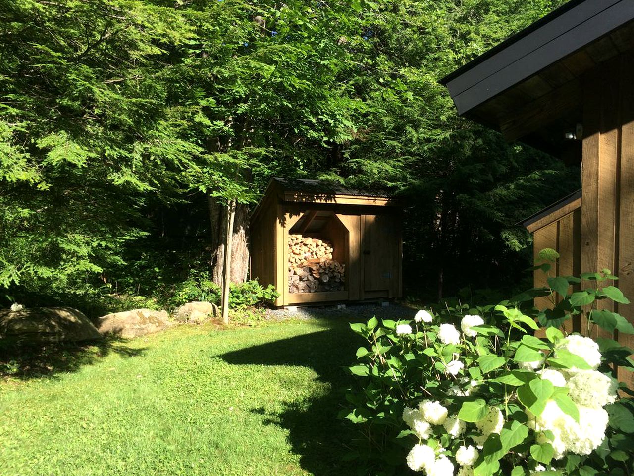 Spacious Mountain Cabin with a Sauna and Ski Trails in Jamaica, Vermont
