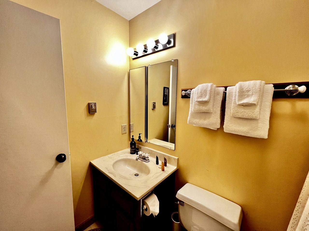 Spectacular Cottage with Swimming Pool and Foosball in Stratton, Vermont