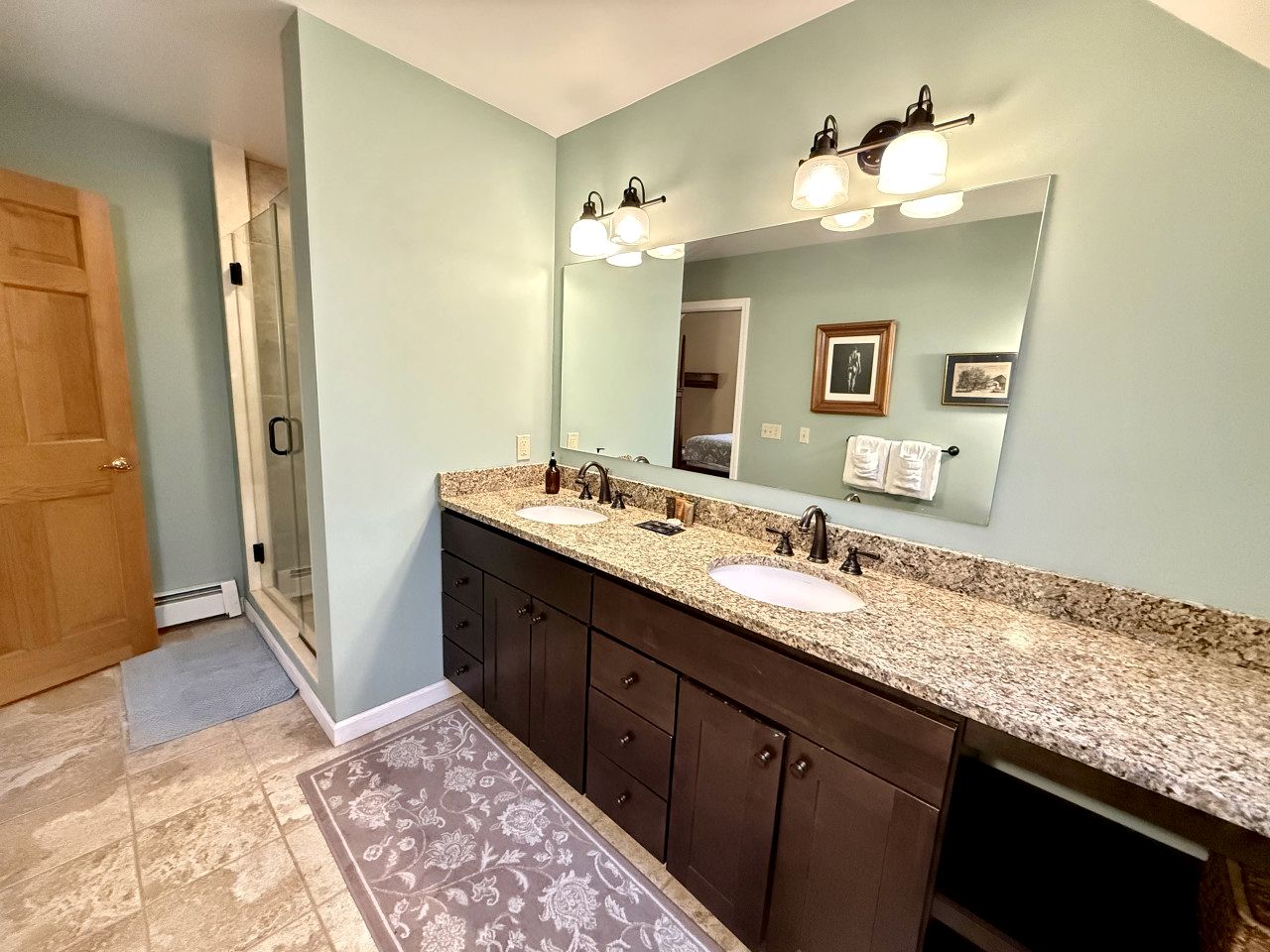 Beautiful Cottage with Hot-tub in Winhall, Vermont