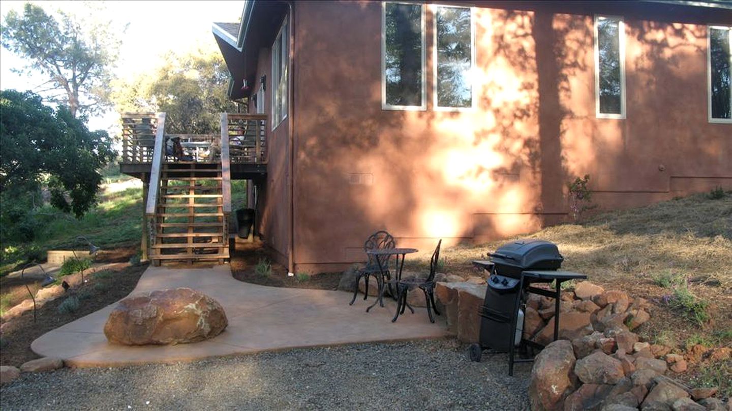 Eco-Friendly Cottage Accommodation for Six near Yosemite in California