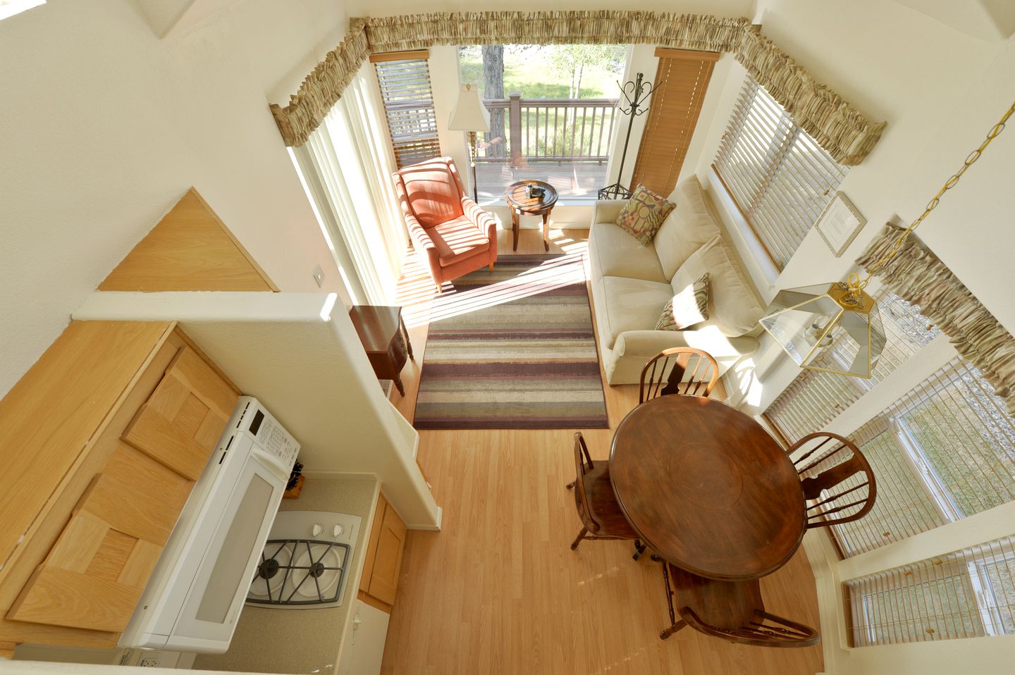 Charming Cottage Rental with Fabulous Views of the Trinity River in Northern California