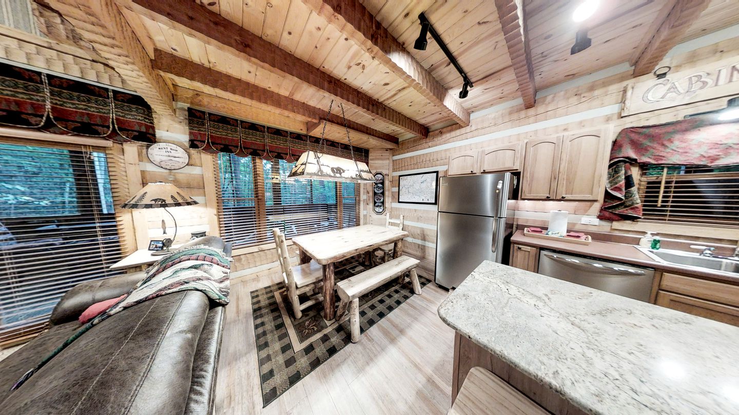 Secluded Nature Cabin with Pool Table, Spa and Fireplace in Sevierville, Tennessee