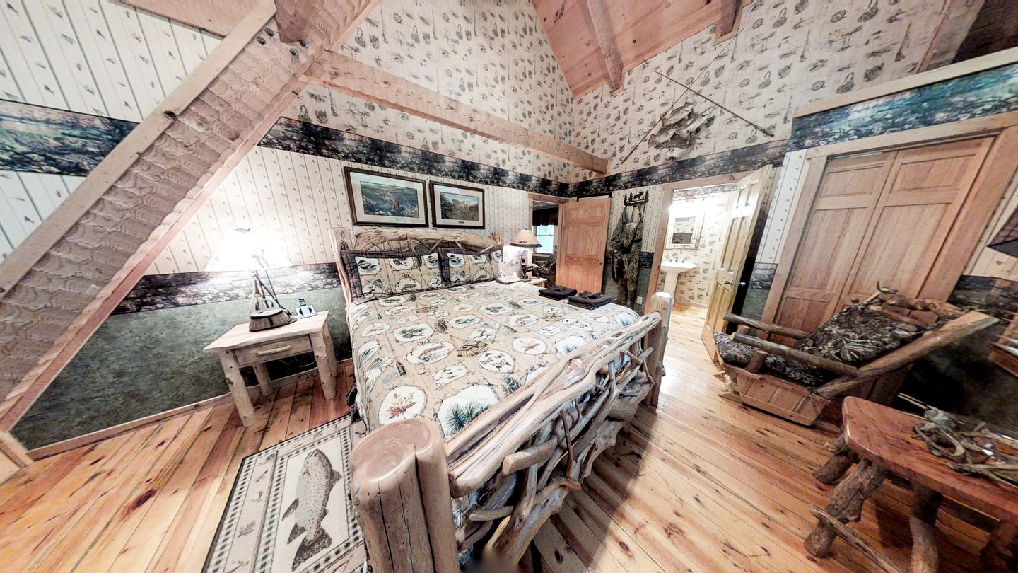 Secluded Nature Cabin with Pool Table, Spa and Fireplace in Sevierville, Tennessee