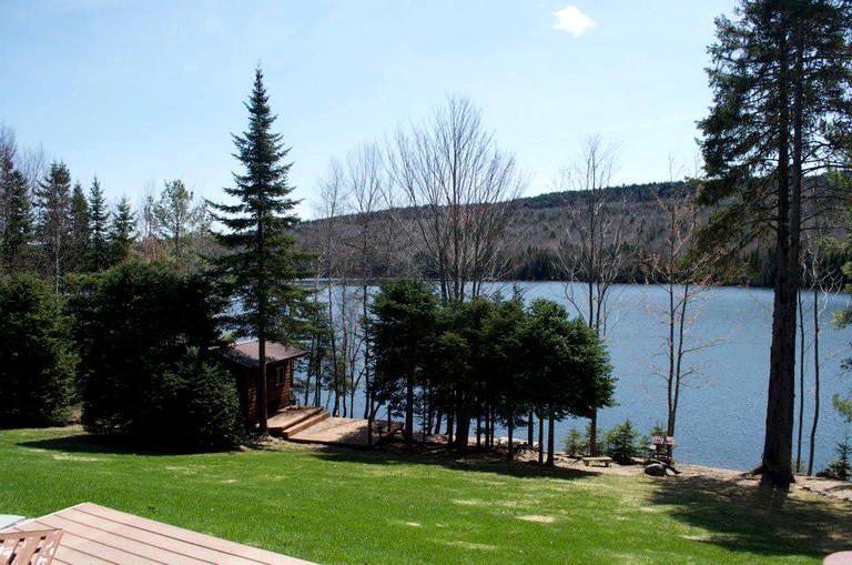 Nature Lodges (Kingsclear, New Brunswick, Canada)