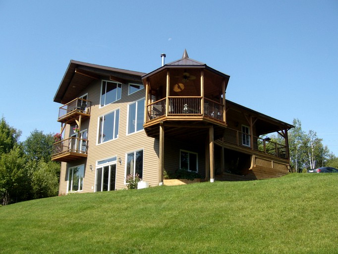 Nature Lodges (Kingsclear, New Brunswick, Canada)