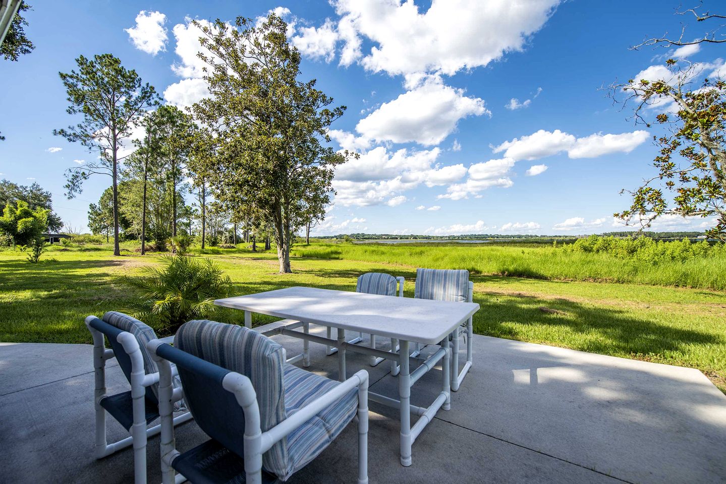 Cozy Lakefront Studio Dome with Kitchen | Nature Retreat Near Orlando